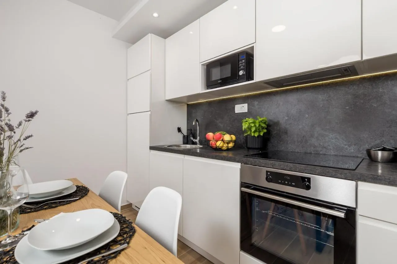 Villa Eva - Apartment Royal Jadranovo