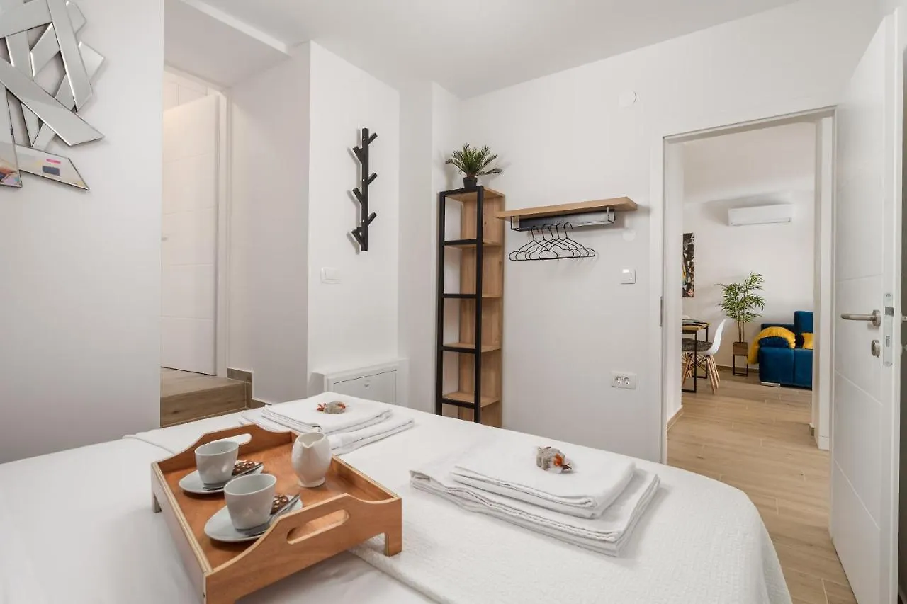 Villa Eva - Apartment Royal Jadranovo 0*,  Croatia