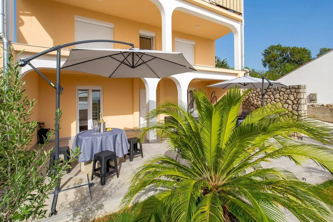 Villa Eva - Apartment Royal Jadranovo 0*,  Croatia