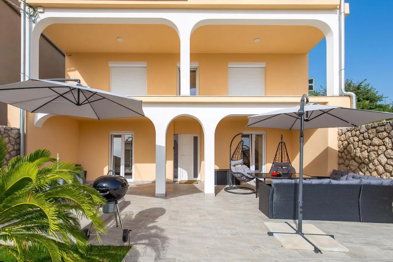 Villa Eva - Apartment Royal Jadranovo 0*,